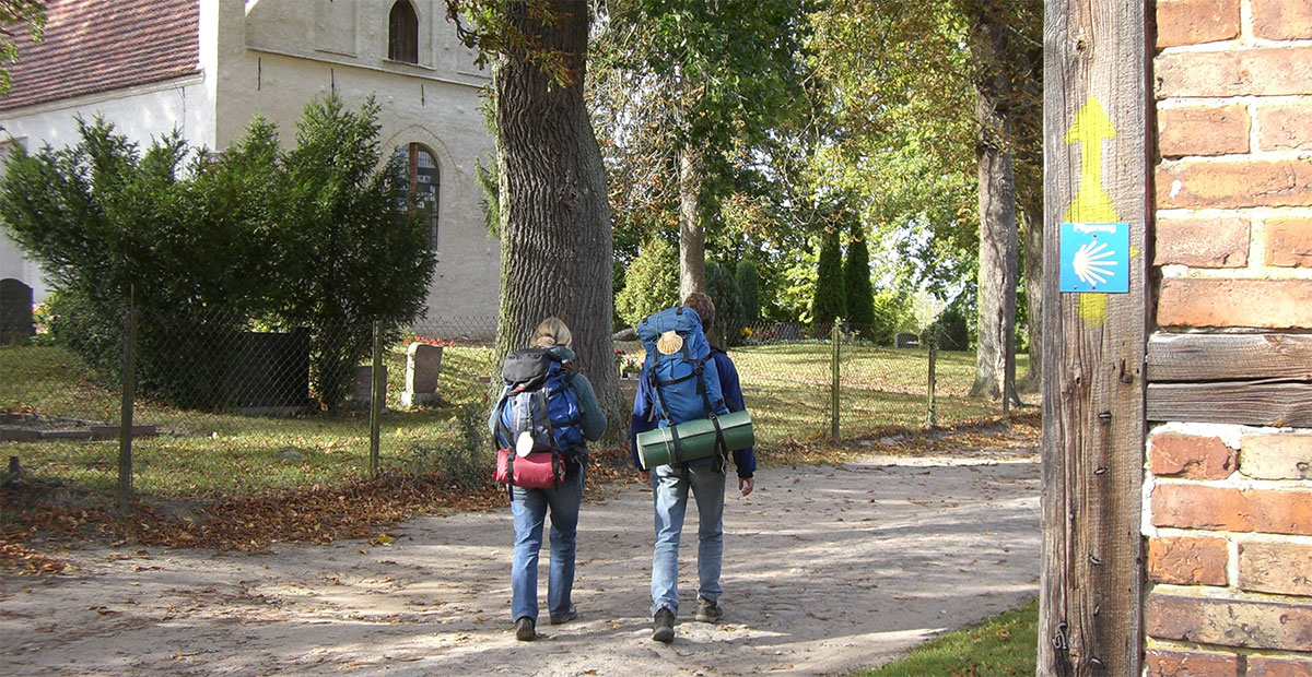 Pilger auf der „via baltica“ durchwandern Pinnow